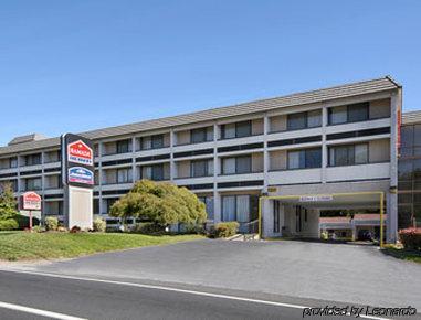 Days Inn By Wyndham College Park Exterior photo